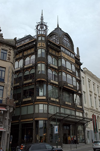 Le bâtiment du Musée des Instruments de Musique, à Bruxelles, vu de l'extérieur.