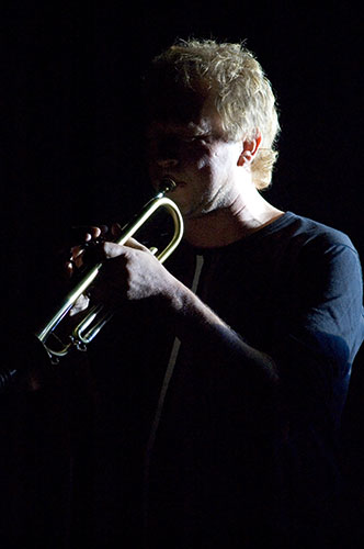 Nils Petter Molvær lors de son concert au Knock-Out Festival