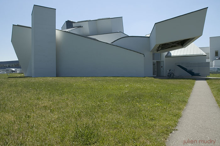 Vue extérieure du bâtiment du musée de Vitra Design.